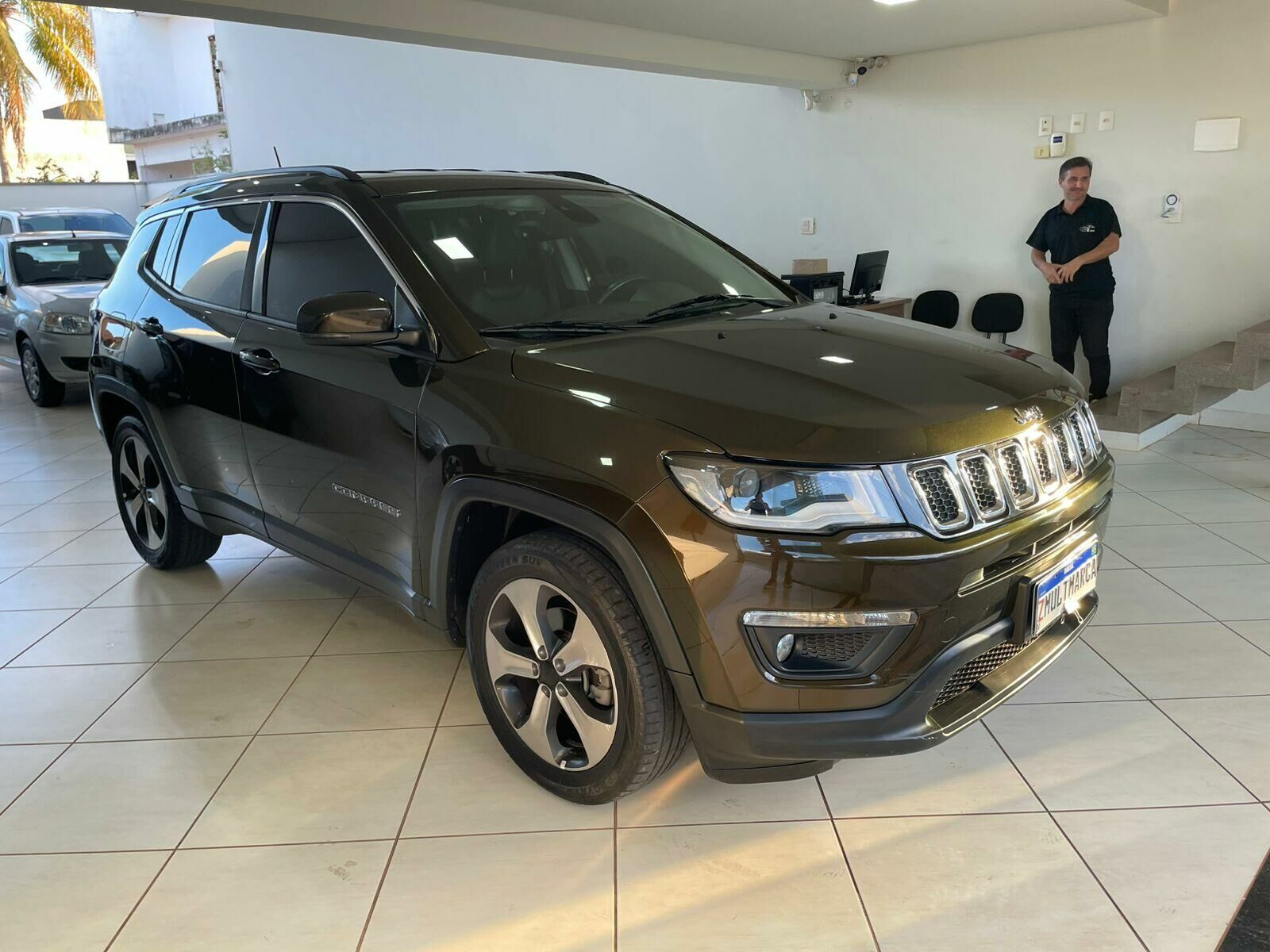 Imagem do veículo  JEEP COMPASS LONGITUDE 2.0